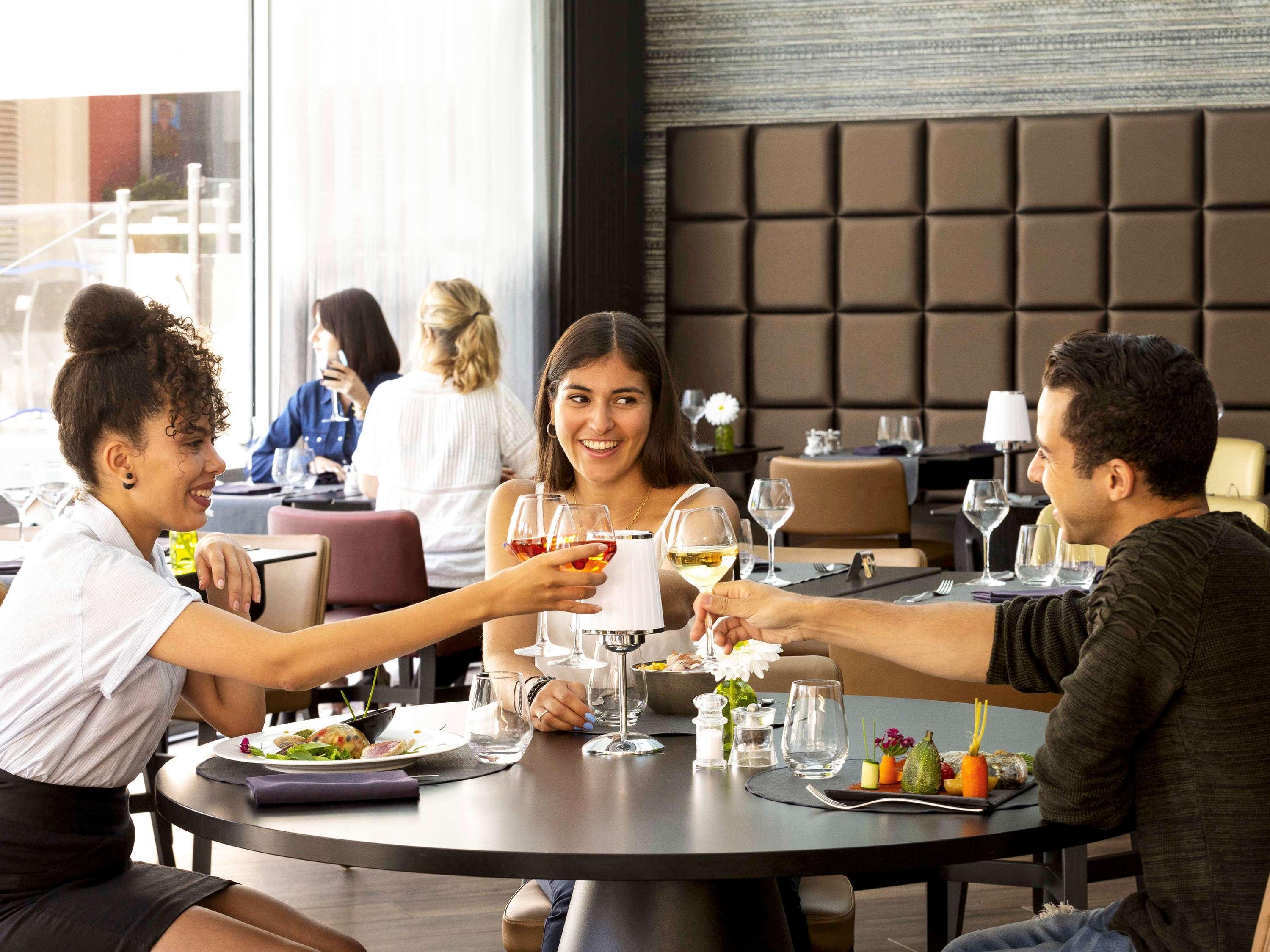 เมอร์เคียว ออเรนจ์ เซ็นเตอร์ A7/A9 Hotel โอรองช์ ภายนอก รูปภาพ