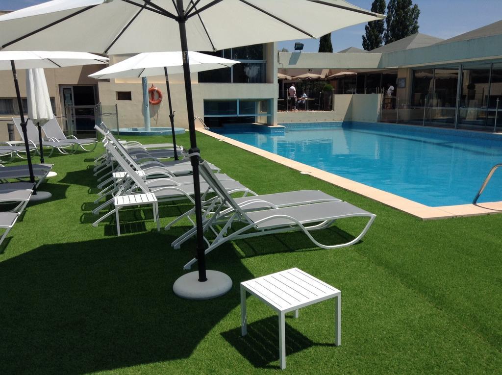 เมอร์เคียว ออเรนจ์ เซ็นเตอร์ A7/A9 Hotel โอรองช์ ภายนอก รูปภาพ